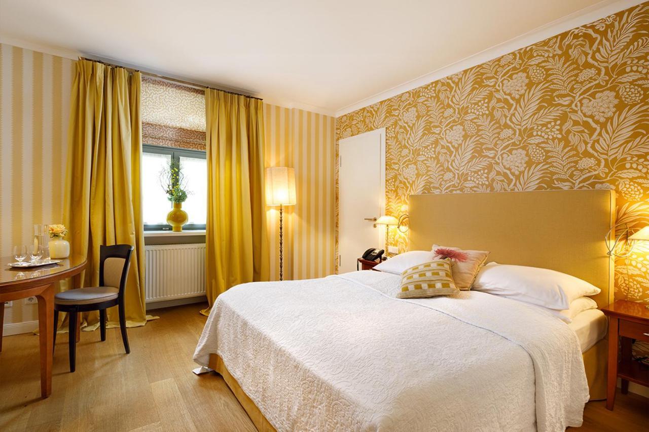 Hotel Goliath Am Dom Регенсбург Екстер'єр фото